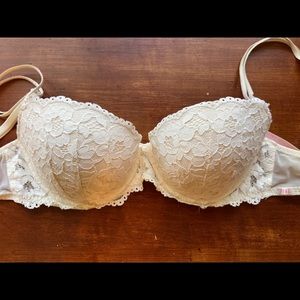 Lacy push up bra